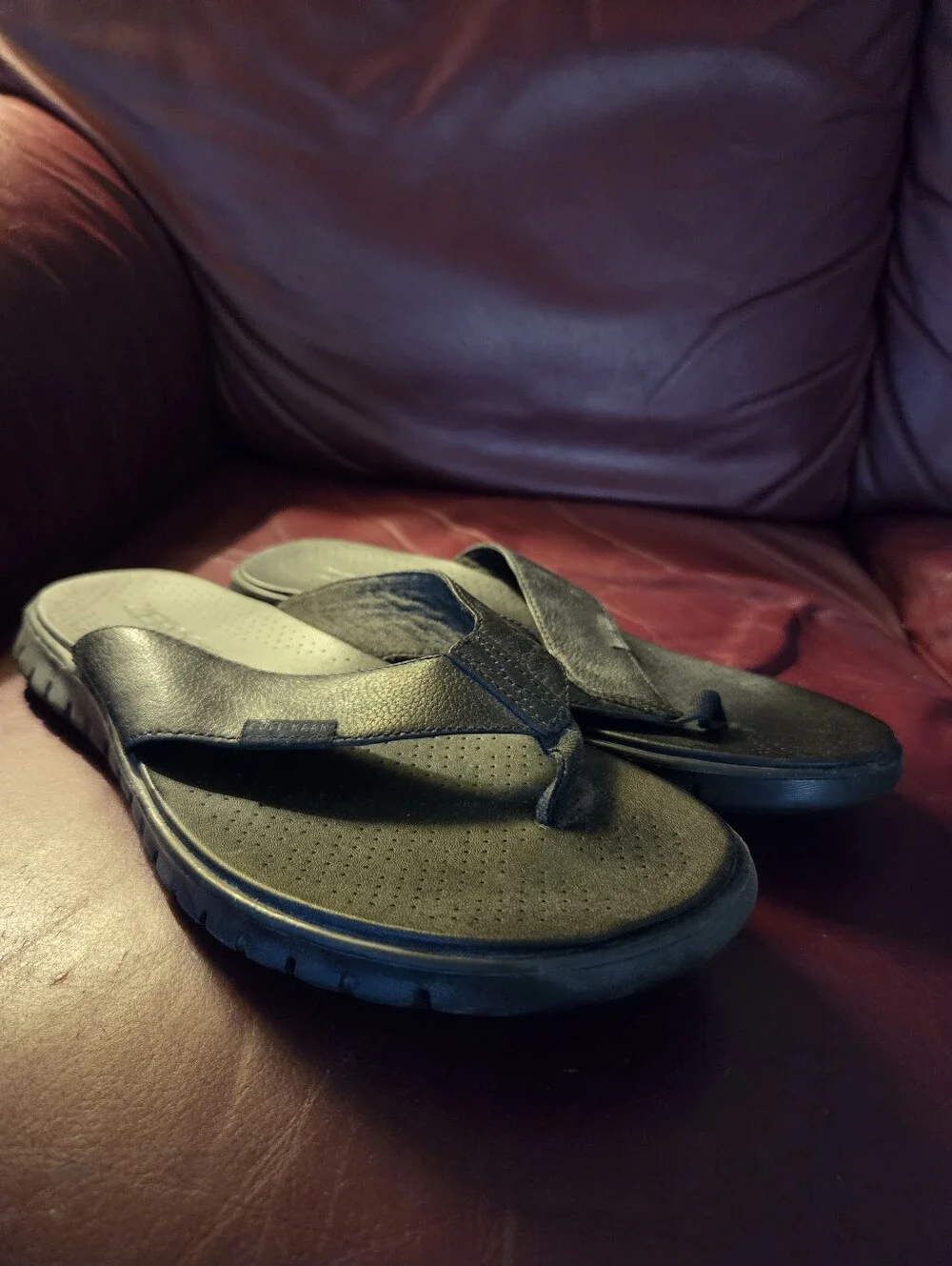 Cole Haan Men's Zerogrand Thong Sandal Mens 10 Size Black Color Used